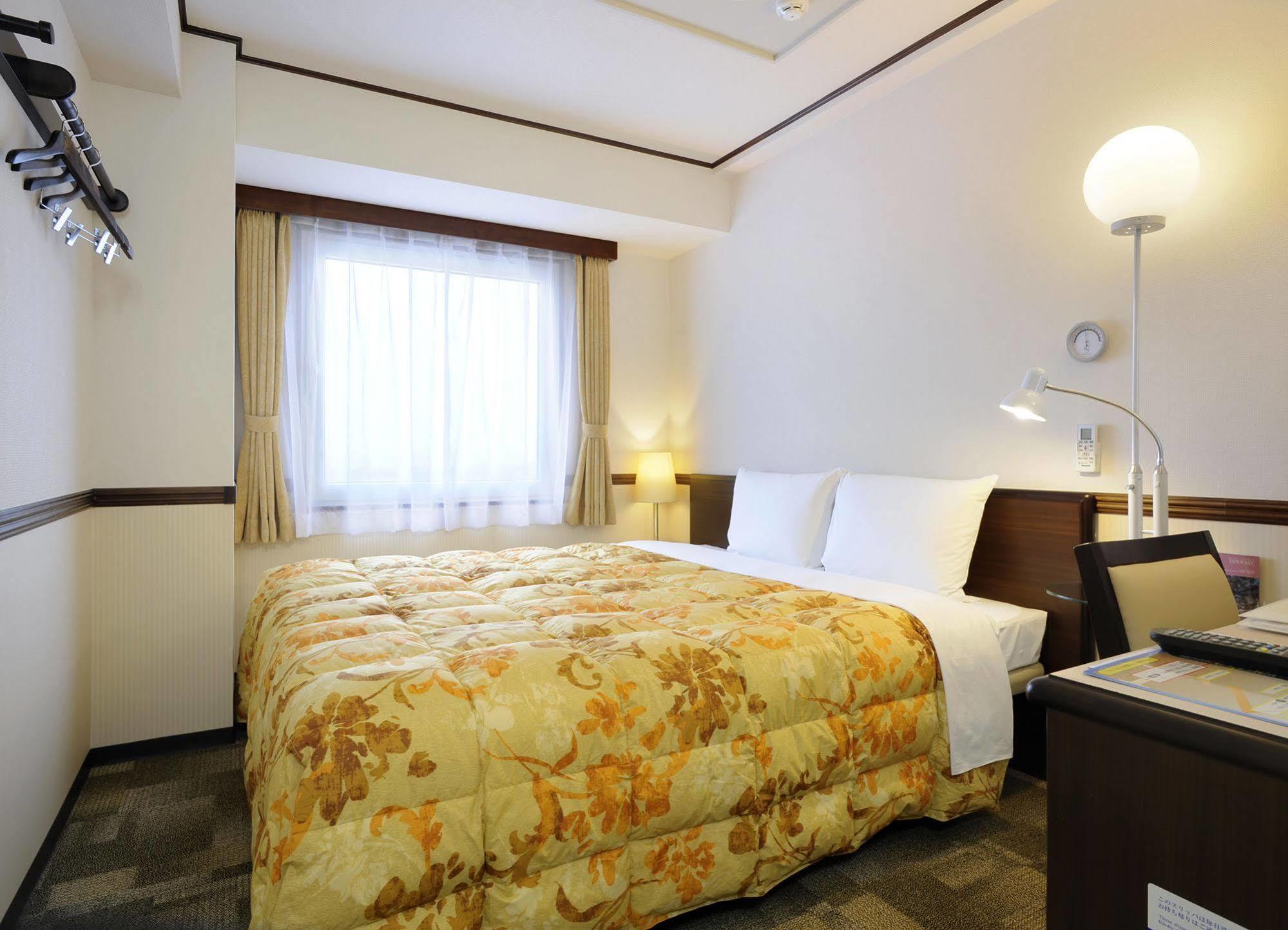 Toyoko Inn Sendai Higashi-Guchi No.1 Buitenkant foto